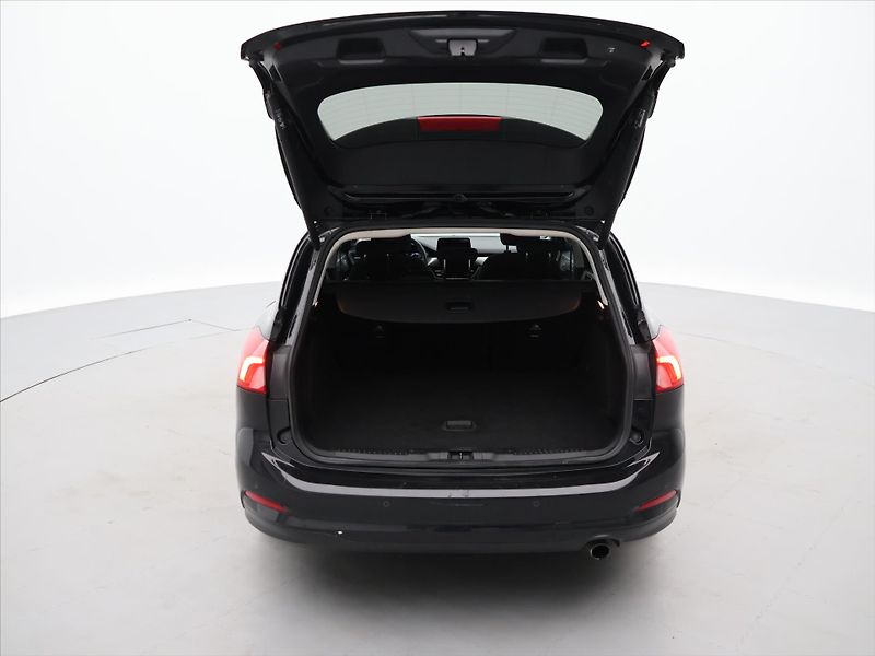 Ford Focus 2,0 TDCI 110kW Titanium LED - fotka 9 z 33
