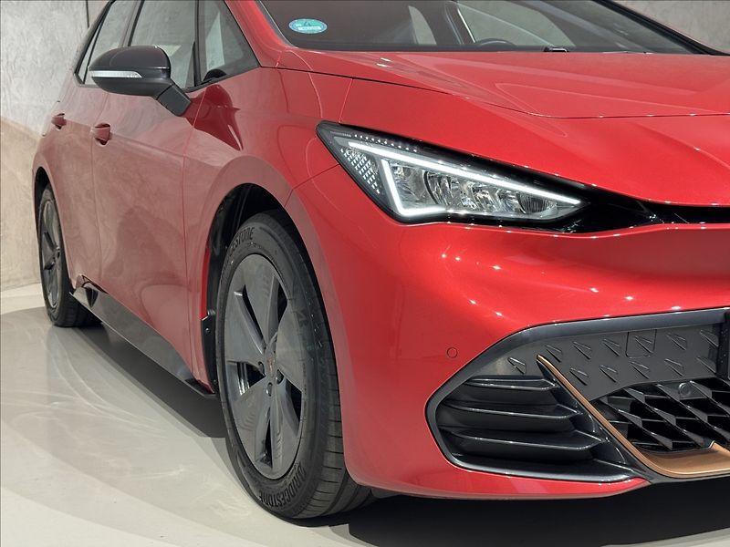 Cupra Born 150kW LED Kamera Tepelko - fotka 6 z 47