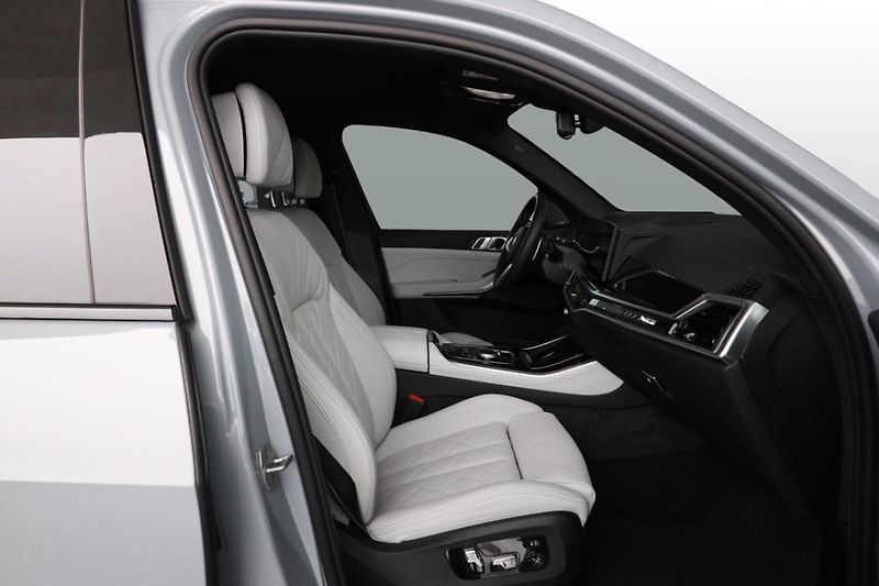 BMW X5 xDrive30d - fotka 21 z 27