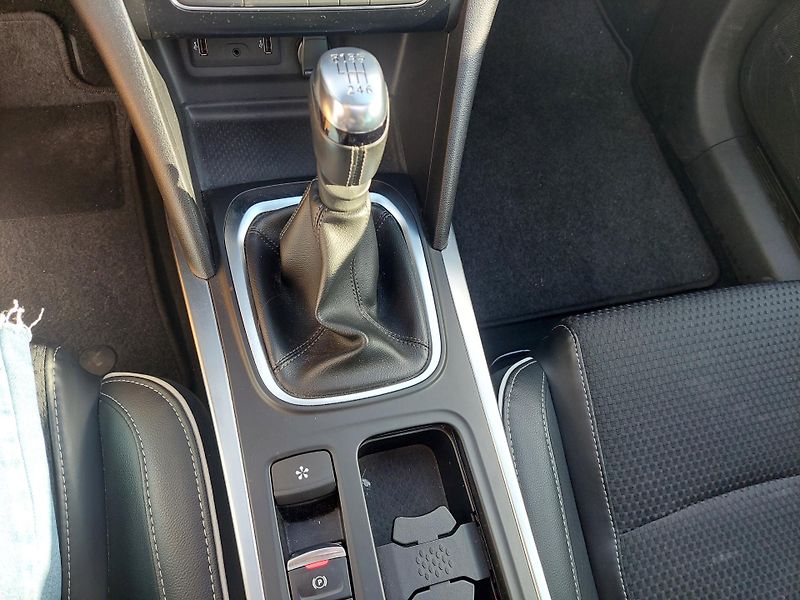 Renault Mégane (2018) IV. Bose TCe 130 - fotka 19 z 42