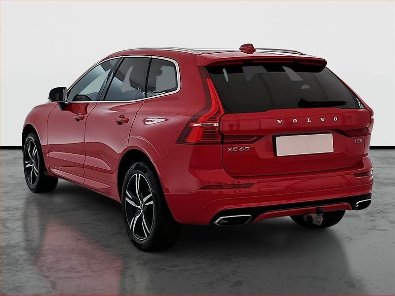 Volvo XC60 (2018) R-Design T5 AWD - fotka 4 z 21