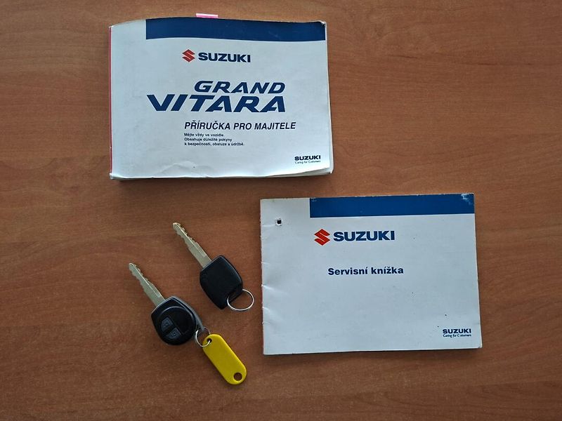 Suzuki Grand Vitara (2008) 1.6i 78kW 4x4 -T.ZAŘ-4 MÍSTNÉ - fotka 23 z 27