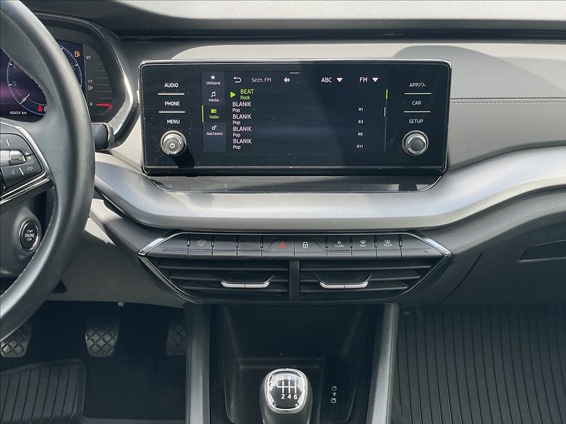 Škoda Octavia 2,0 TDI Combi Ambition Plus TA - fotka 12 z 23