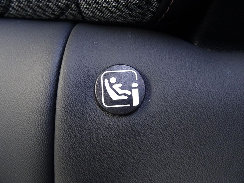 Peugeot 2008 (2026) ALLURE Hybrid 145k e-DCS6 - fotka 15 z 42