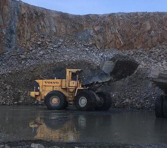 Volvo (2002) L330E nakladač 64.5t  - fotka 2 z 10