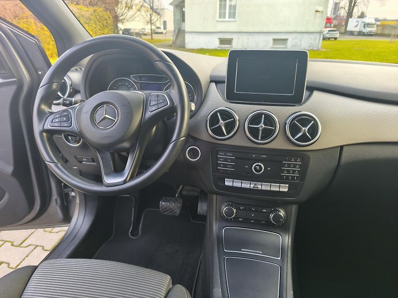Mercedes-Benz Třídy B (2017) -180d-AUTOMAT - fotka 14 z 21