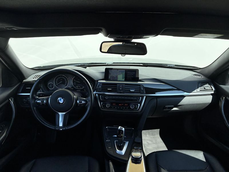 BMW Řada 3 320d 135kW xDrive - fotka 5 z 26