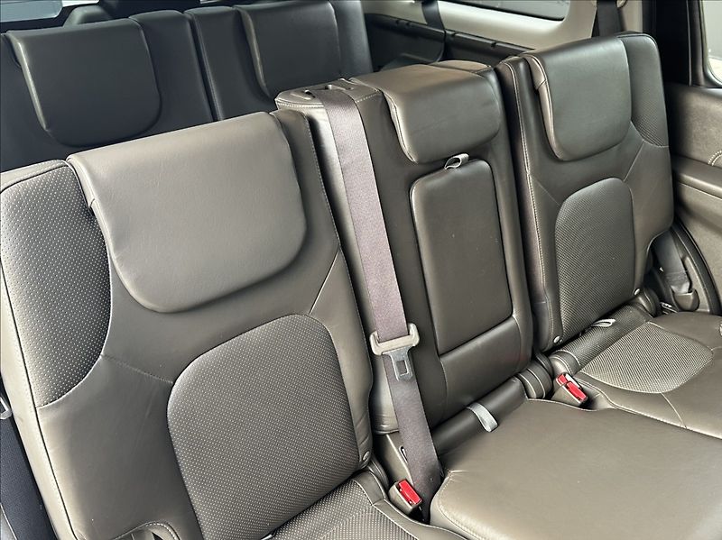 Nissan Pathfinder 3,0 DCI 231PS  LE Executive 4x - fotka 21 z 55
