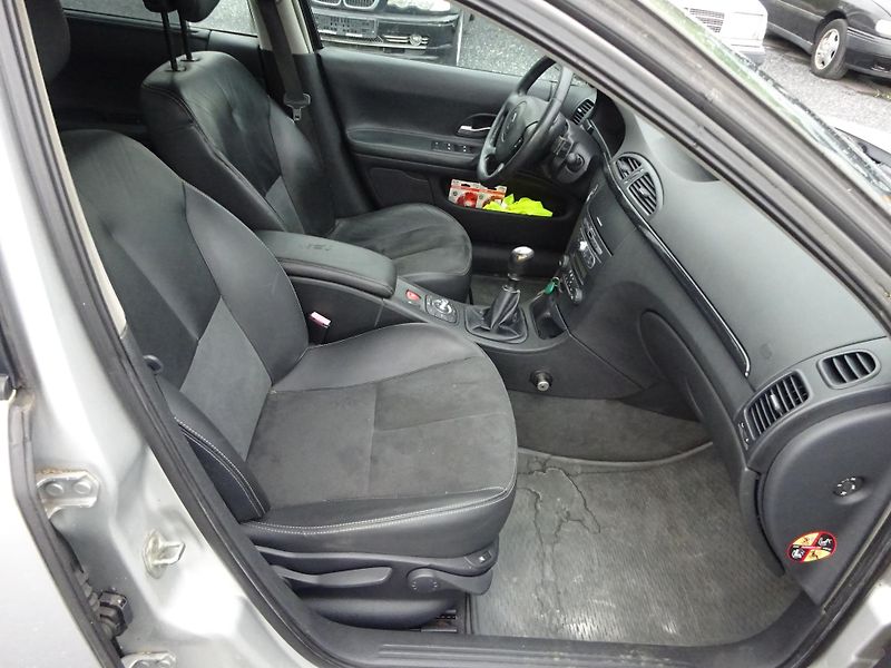 Renault Laguna 2.0dCi 110kW KŮŽE SERVIS DPH - fotka 8 z 24
