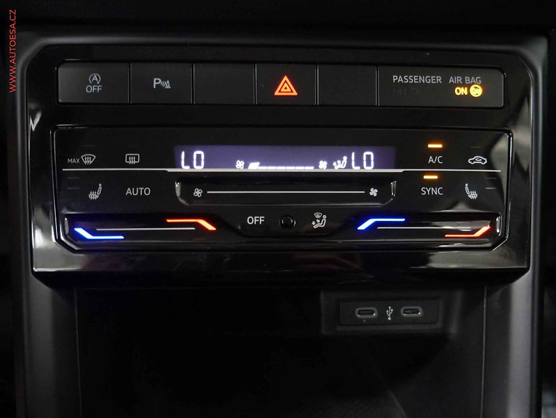 Volkswagen T-Cross (2023) 1.0 TSi, 2.maj,ČR, servis - fotka 18 z 21