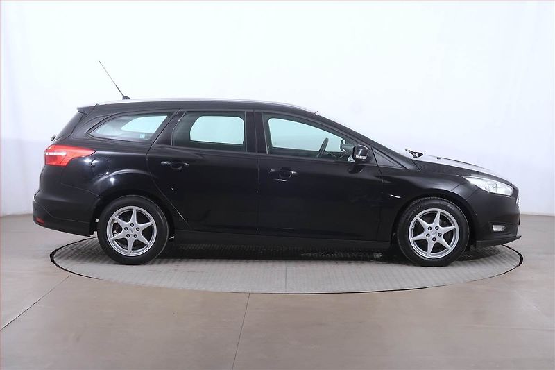 Ford Focus (2015) 1.5 TDCi, Serv.kniha, Navi - fotka 6 z 19