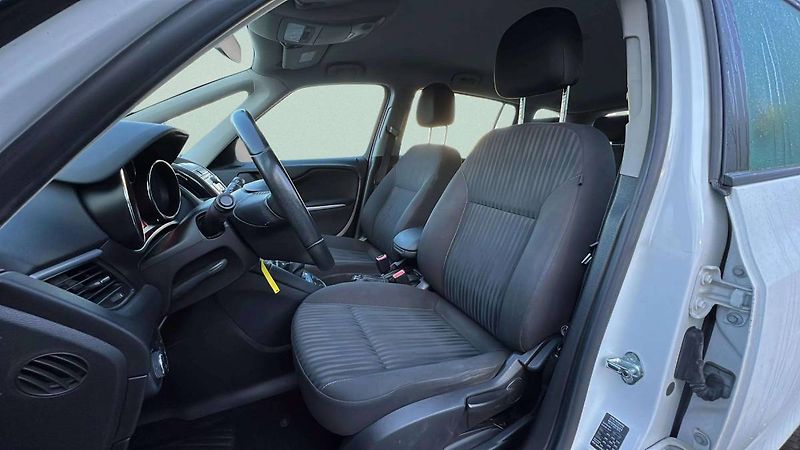 Opel Zafira Enjoy Tourer 2.0 CDTI MT6 (96 - fotka 26 z 38