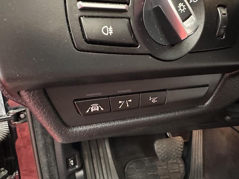 BMW Řada 6 (2014) 640d*HUD*KEYLESS*DPH*SUPR STAV - fotka 13 z 15