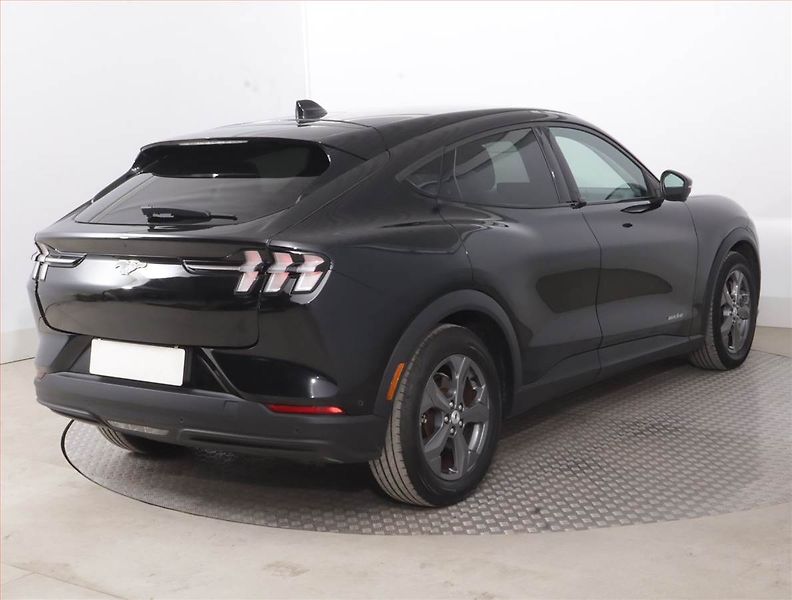 Ford Mustang Mach-E (2021) Standard Range RWD, SoH 95% - fotka 5 z 21