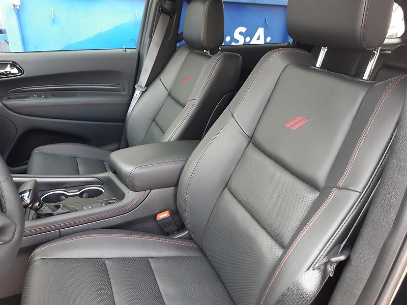 Dodge Durango (2026) 5,7 V8 HEMI  R/T 4x4 - fotka 45 z 48