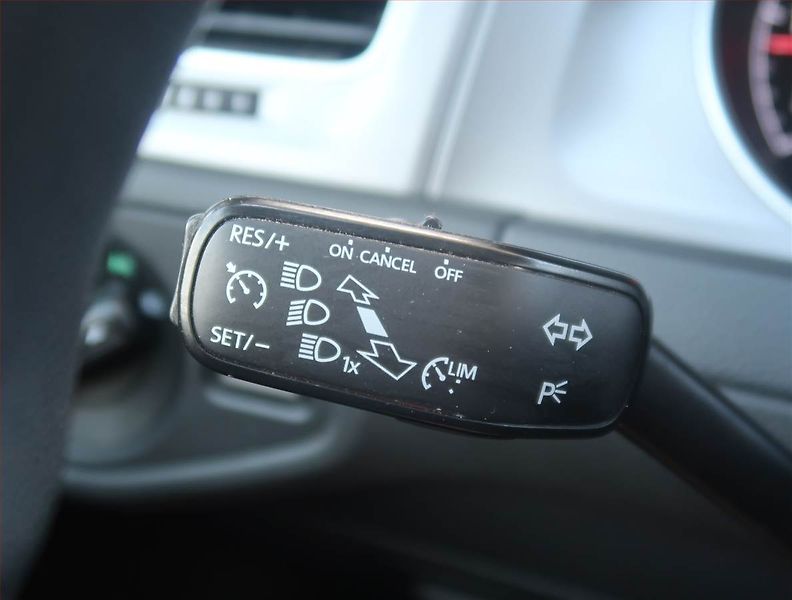 Volkswagen Golf (2015) 1.6 TDI, 4X4, Navi, Tempomat - fotka 18 z 21