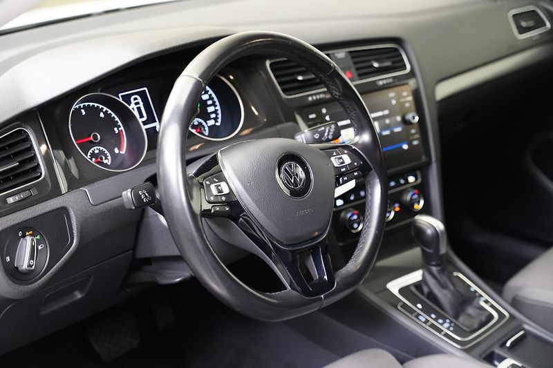 Volkswagen Golf - fotka 14 z 23