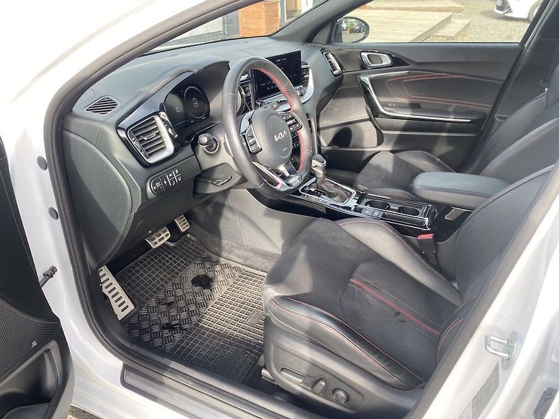 Kia ProCeed 1.6TGDi, ČR, automat, záruka - fotka 9 z 35