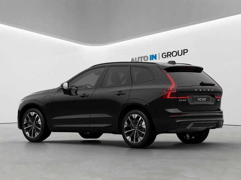 Volvo XC60 (2026) PLUS DARK T6 AWD,360°KAMERA - fotka 4 z 9