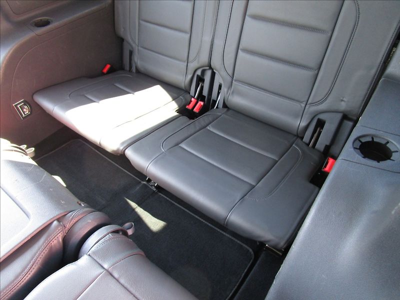 Volkswagen Touran 2.0TDi DSG Highline, 7 míst - fotka 33 z 49