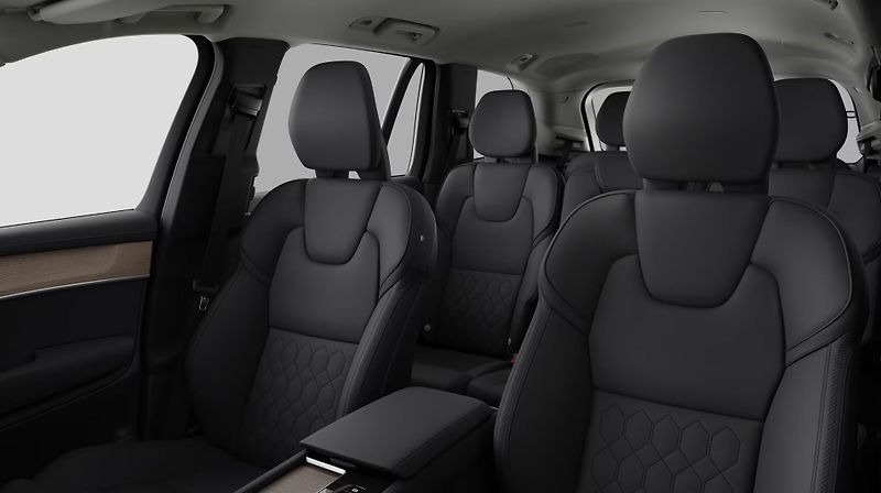 Volvo XC90 (2026) B5 AWD PLUS DARK+4 ROKY ZÁRUKA - fotka 8 z 13
