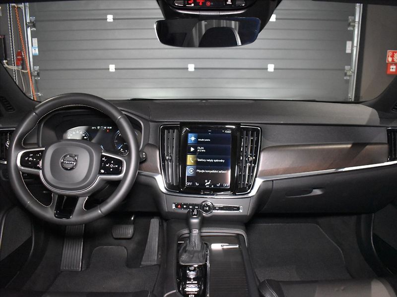 Volvo V90 2,0 D5 AWD CC PRO - fotka 14 z 28