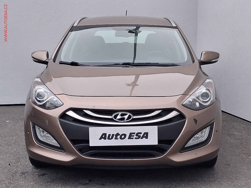 Hyundai i30 (2014) 1.6GDi, 1.maj,ČR, Výhř.sed. - fotka 2 z 16