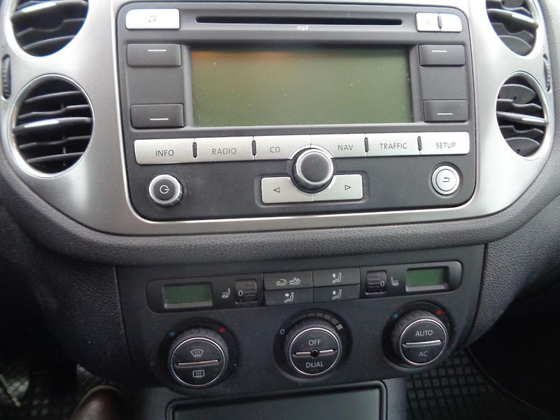 Volkswagen Tiguan 2,0 - fotka 13 z 21