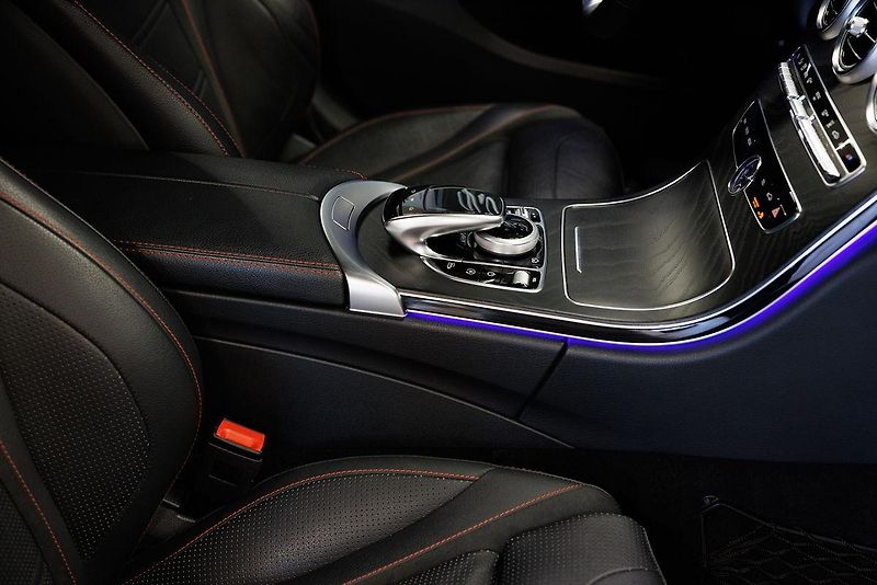 Mercedes-Benz Třídy C (2019) C43 AMG T V6 Biturbo - fotka 23 z 43