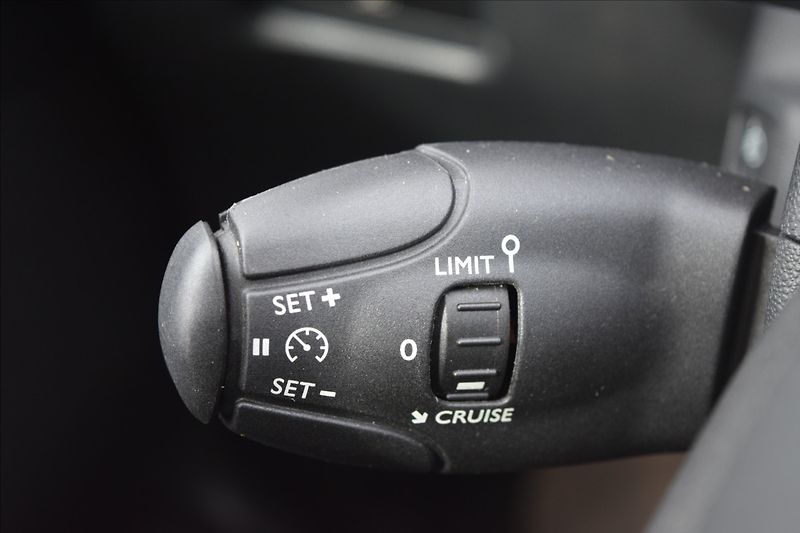 Citroën C3 1,1 i 44KW PO SERVISE NOVÁ STK - fotka 27 z 40