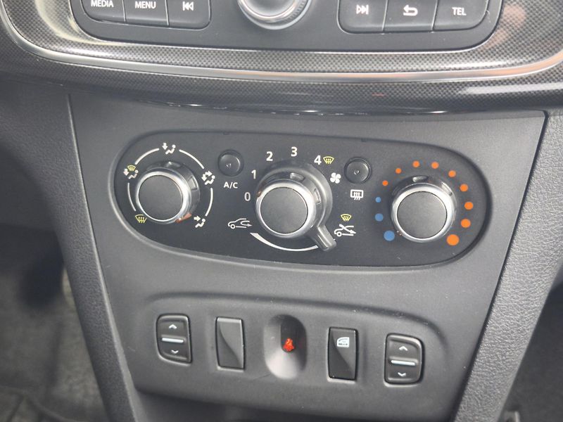 Dacia Logan 2017 ČR 0.9 TCe 66kW - fotka 12 z 30