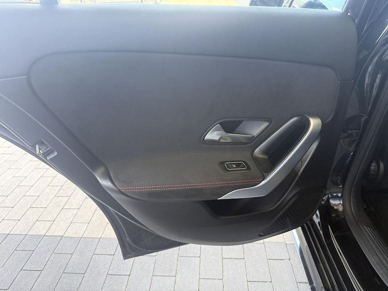 Mercedes-Benz Třídy A (2019) A 180d sedan - fotka 38 z 38