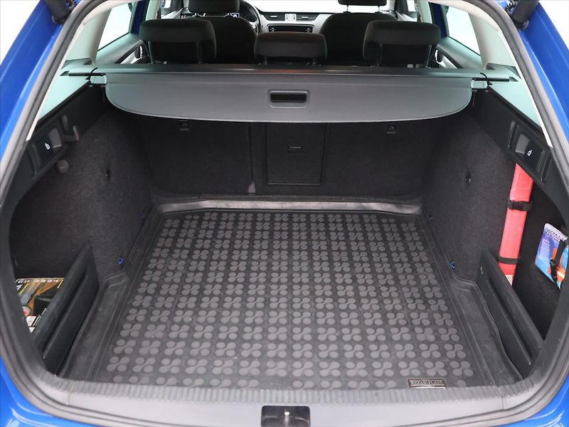 Škoda Octavia 2.0 TDI DSG CZ 125let LED 1Maj - fotka 10 z 30