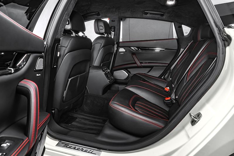 Maserati Quattroporte GTS V8 530PS - fotka 15 z 25