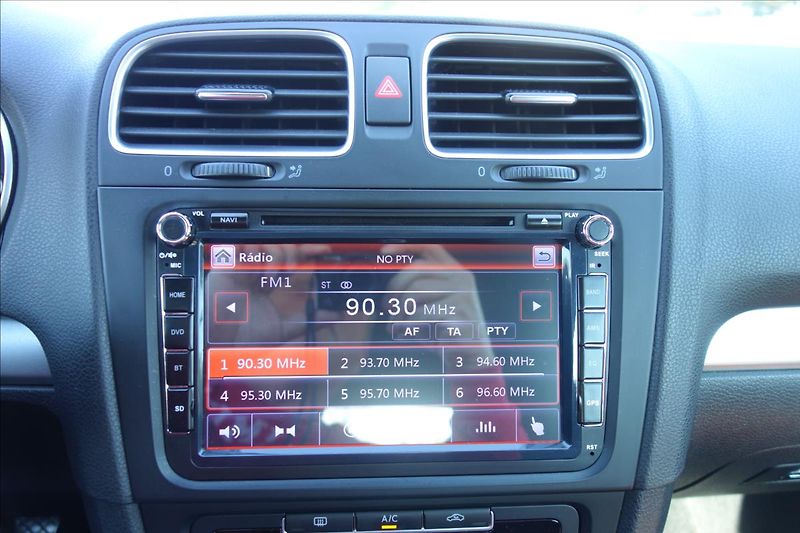 Volkswagen Golf 1,2 TSi 77KW, SERVISNÍ KNIHA. - fotka 25 z 48
