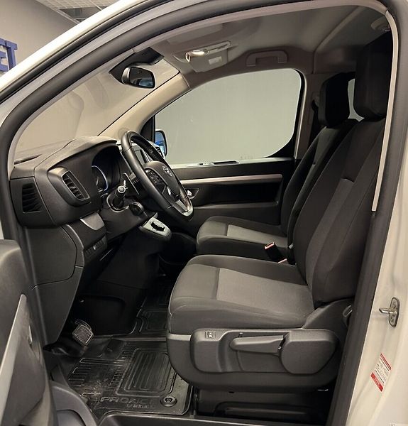 Toyota ProAce Verso 2,0D AT Shuttle Business Premi - fotka 13 z 18