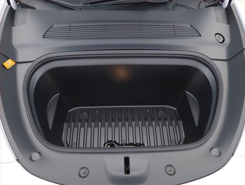 Tesla Model Y (2022) Long Range AWD 79kWh, SoH 93% - fotka 15 z 33