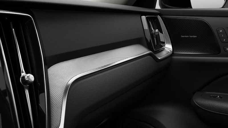 Volvo V60 (2026) Plus Dark, A/T,145kW, BLIS, ků - fotka 12 z 12