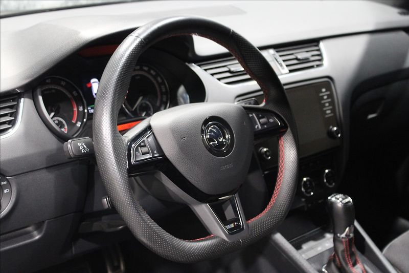 Škoda Octavia 2,0 TSI 169KW RS DSG TOP - fotka 15 z 42