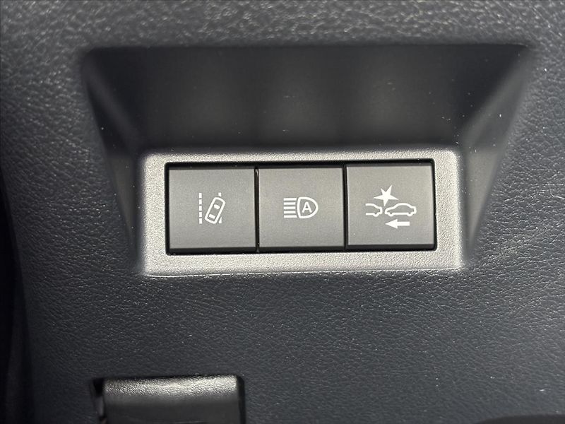 Toyota Yaris 1,5 VVT-i Active KAMERA - fotka 28 z 34