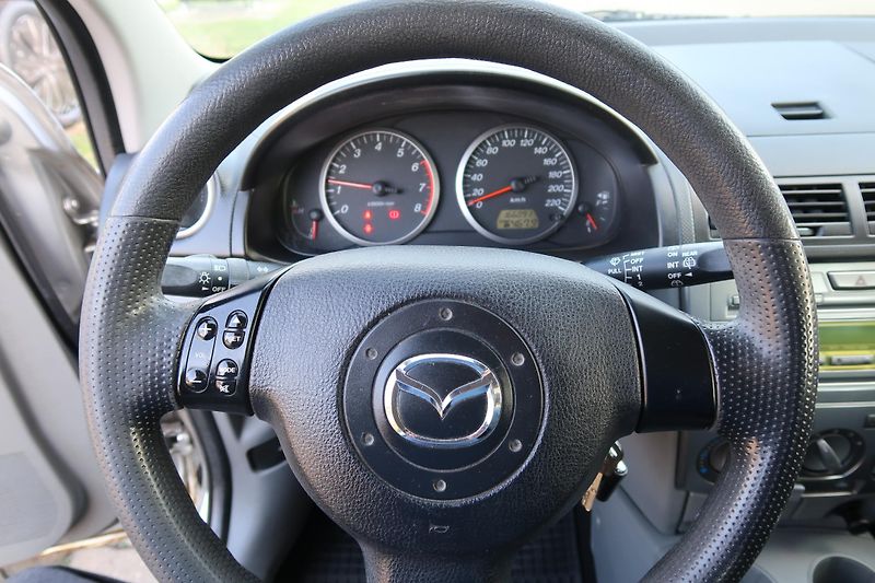 Mazda 2 (2004) 1,25i Comfort, 55 kW, ČR - fotka 24 z 30