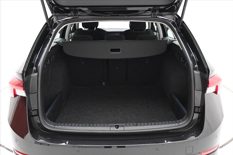 Škoda Octavia 2,0 TDI 110 kW DSG Style Záruk - fotka 10 z 31