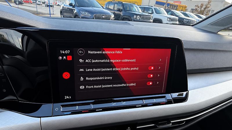 Volkswagen Golf (2023) 2.0TD.,AT,ZÁRUKA,ACC - fotka 10 z 24