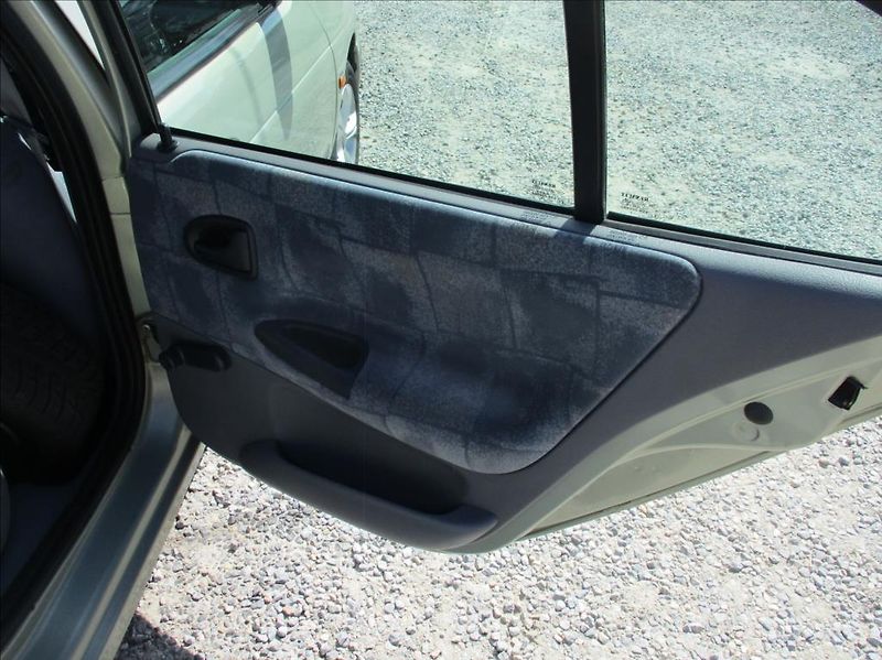 Renault Mégane 1,4 i, klima, serv. kniha, - fotka 12 z 32