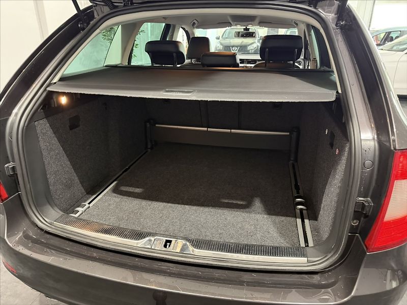 Škoda Superb 2,0   TDI 103KW ELEGANCE XEN - fotka 26 z 34