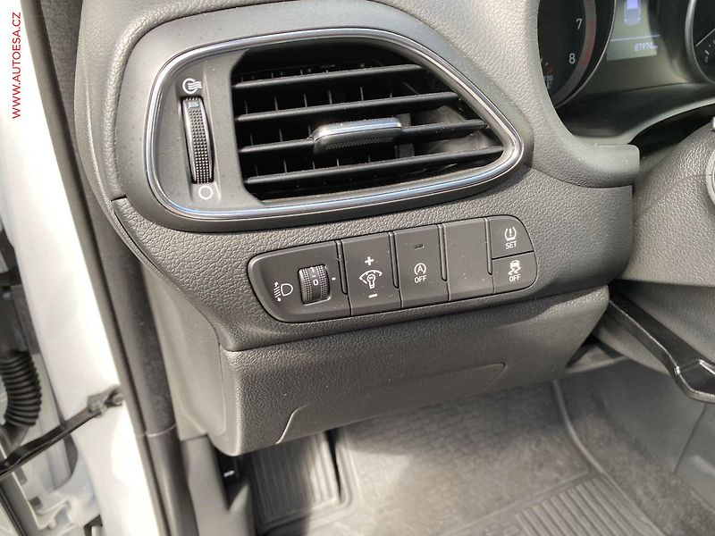 Hyundai i30 (2023) 1.0 T-GDi, 2.maj,ČR, AC - fotka 15 z 17