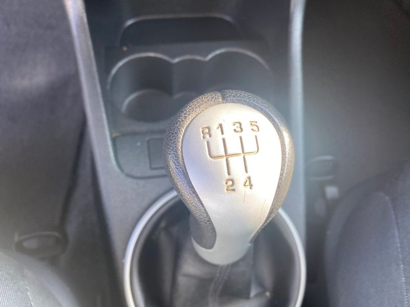 Škoda Fabia (2009) II Kombi 1.6 16V 77kW - fotka 11 z 25
