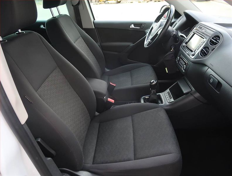 Volkswagen Tiguan (2014) 2.0 TDI, Navi, Tempomat - fotka 9 z 22