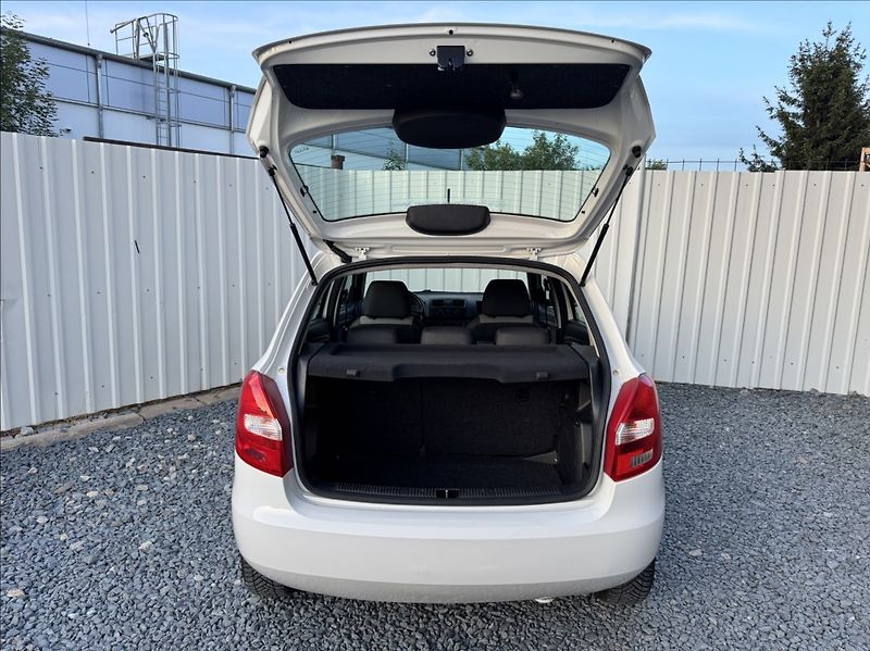 Škoda Fabia 1,4 i 16V 63kW KLIMA 1.maj. ČR - fotka 12 z 43