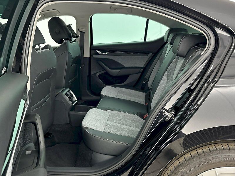 Škoda Octavia (2025) DSG 2.0TDI 110kW Top Selection - fotka 8 z 31